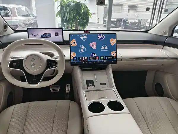 Luxeed R7 2025