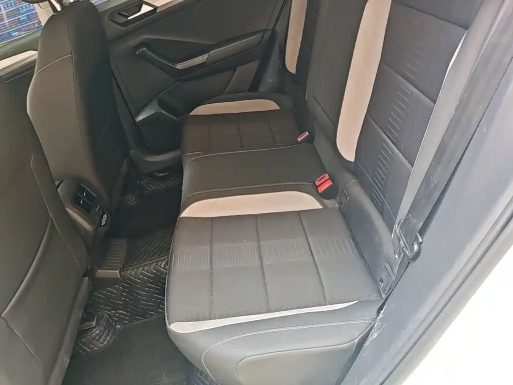 Volkswagen T-Roc 2021 — фото 17