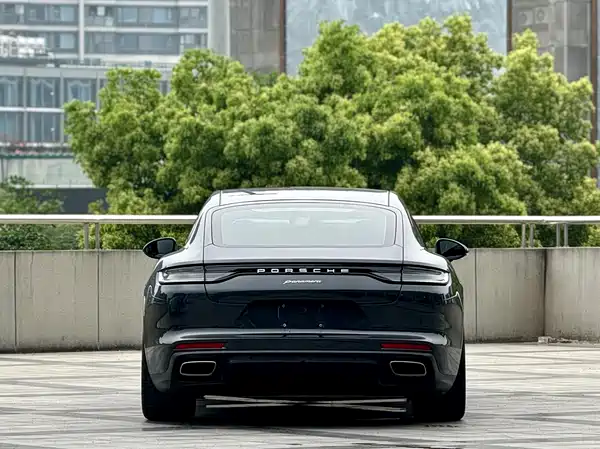 Porsche Panamera 2022