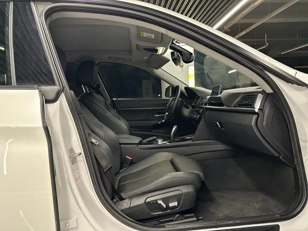 BMW 3 Series GT 2018 — фото 25