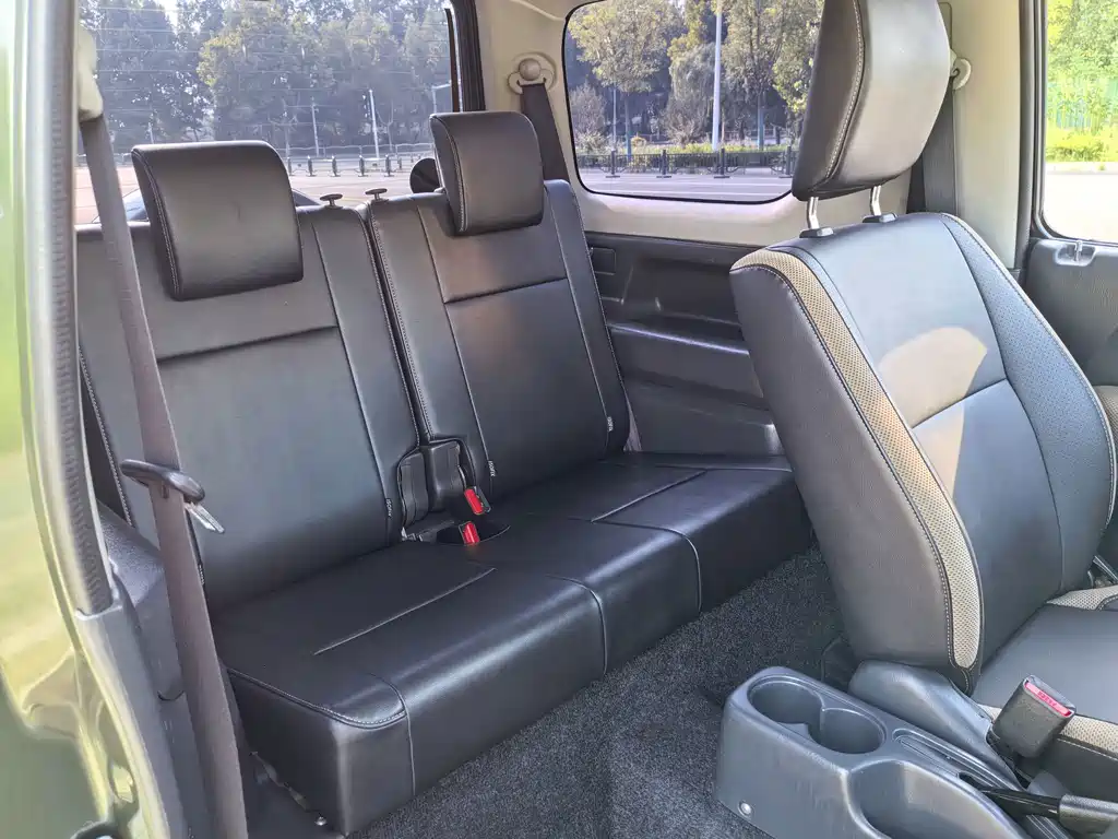 Suzuki Jimny 2015 — фото 10