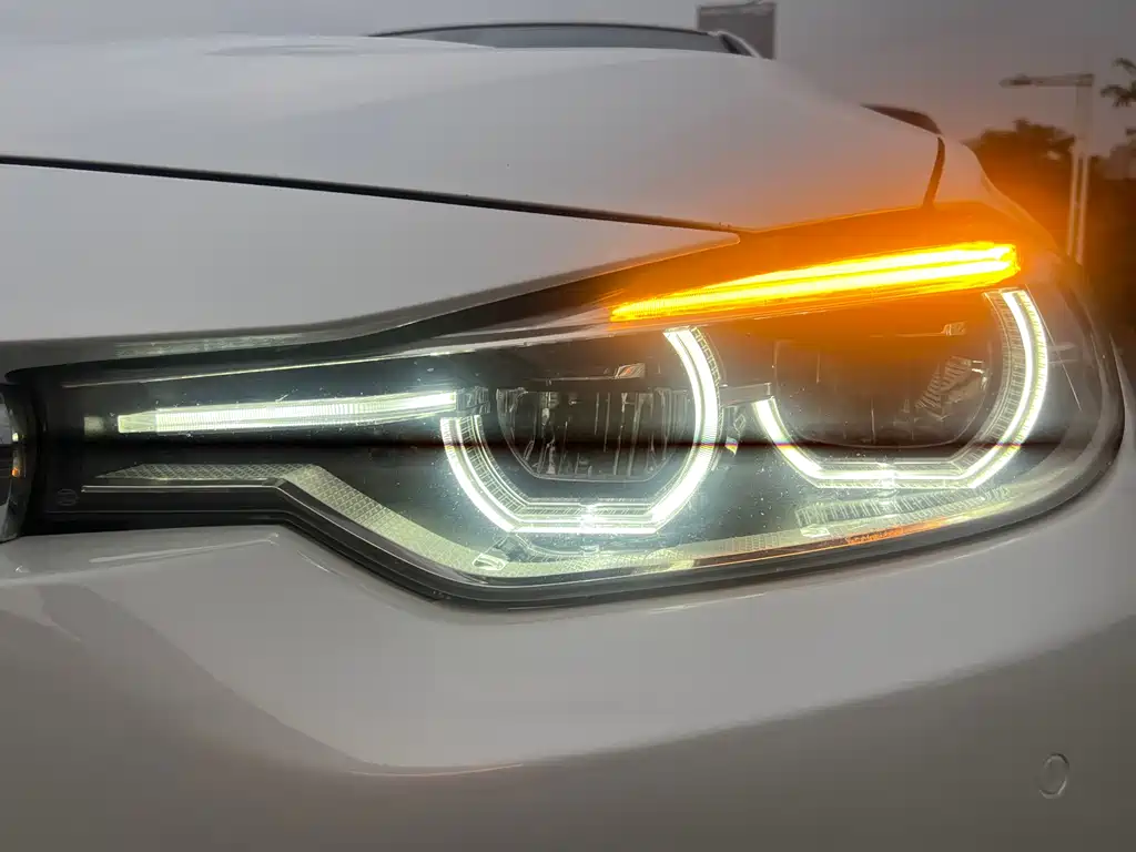 BMW 3 Series 2017 — фото 17