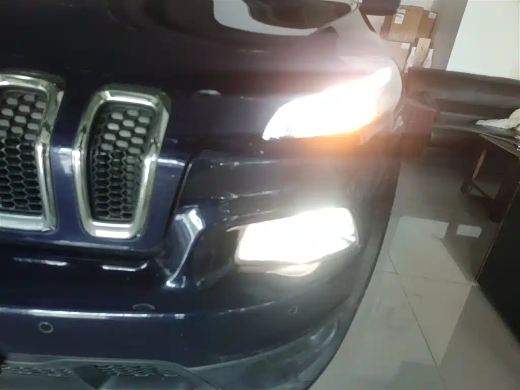 Jeep Cherokee 2017 — фото 19