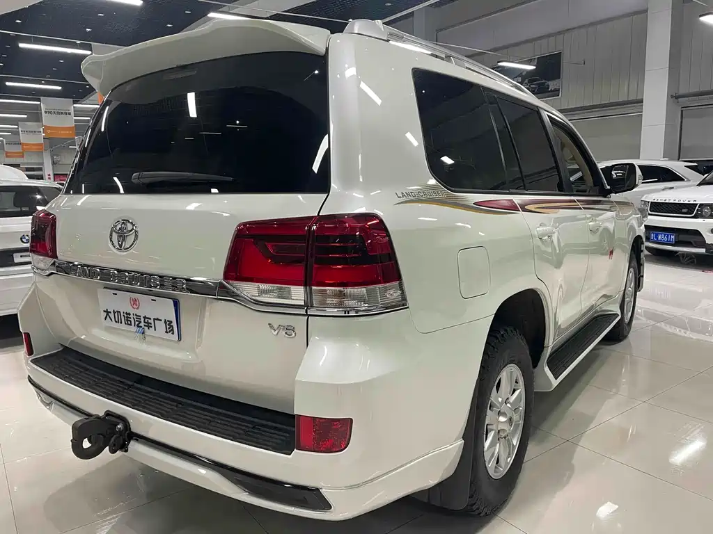 Toyota Land Cruiser 2018 — фото 14