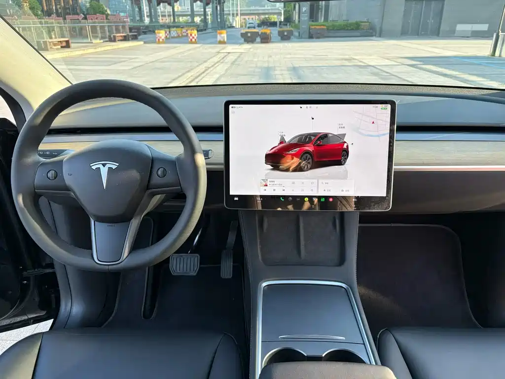 Tesla Model Y 2022 — фото 9
