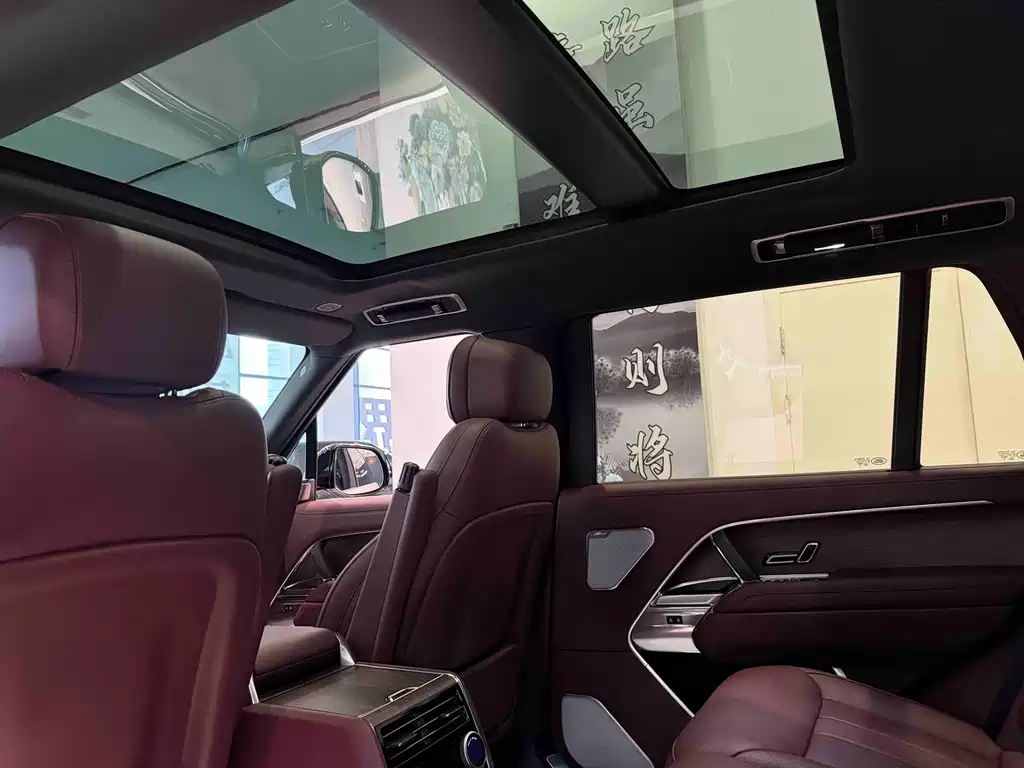 Land Rover Range Rover 2025 — фото 16