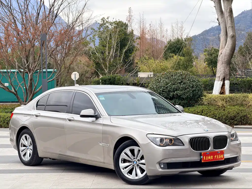 BMW 7 Series 2012 — фото 3
