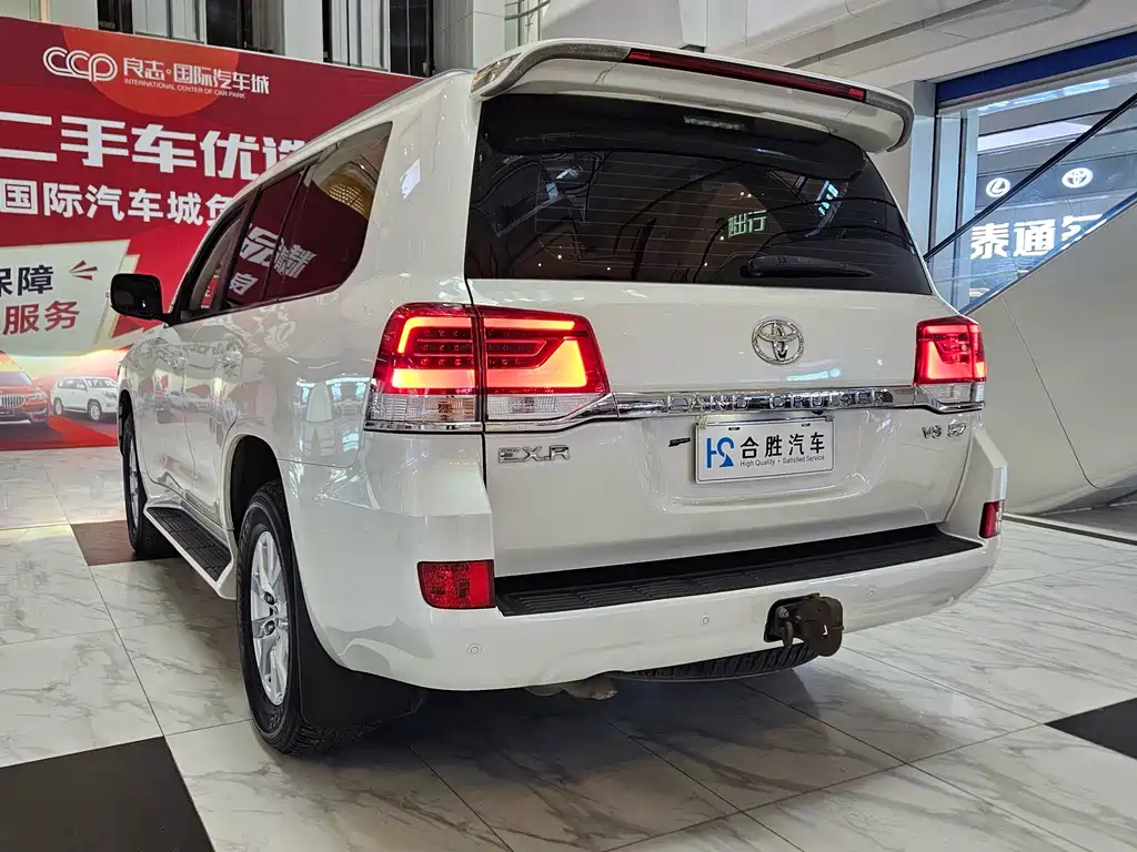 Toyota Land Cruiser 2020 — фото 6