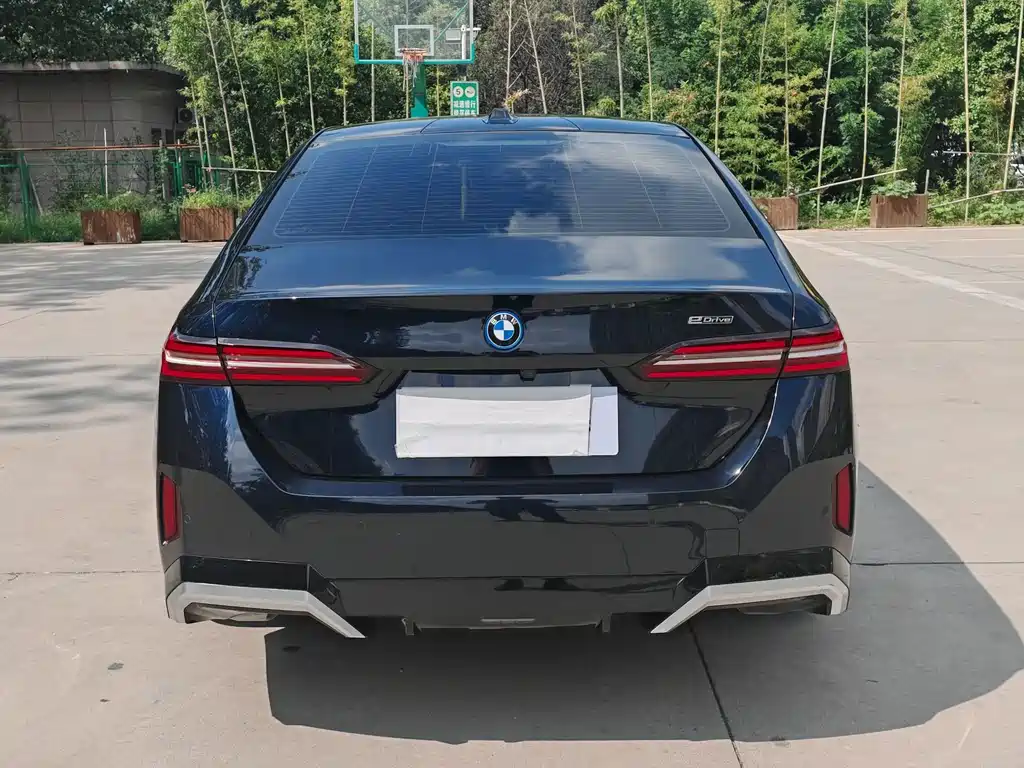 BMW i5 2024 — фото 8