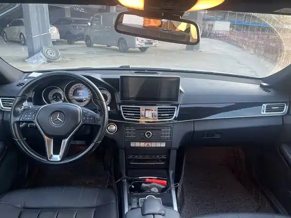 Mercedes-Benz E-Class 2015