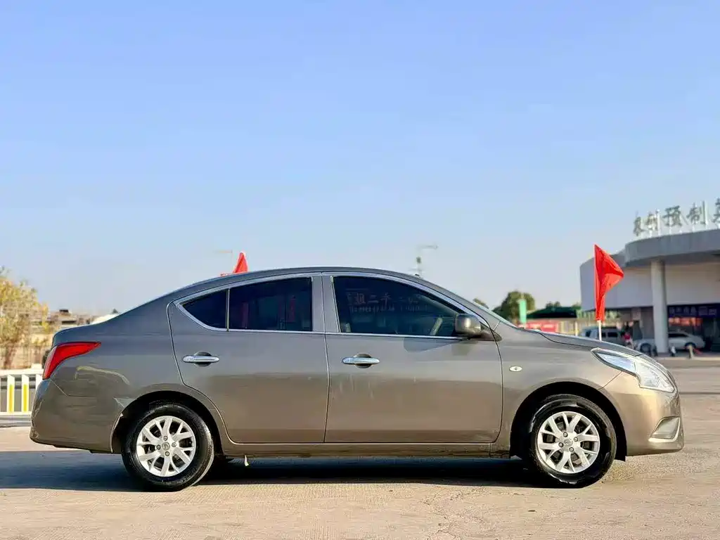 Nissan Sunny 2014 — фото 5
