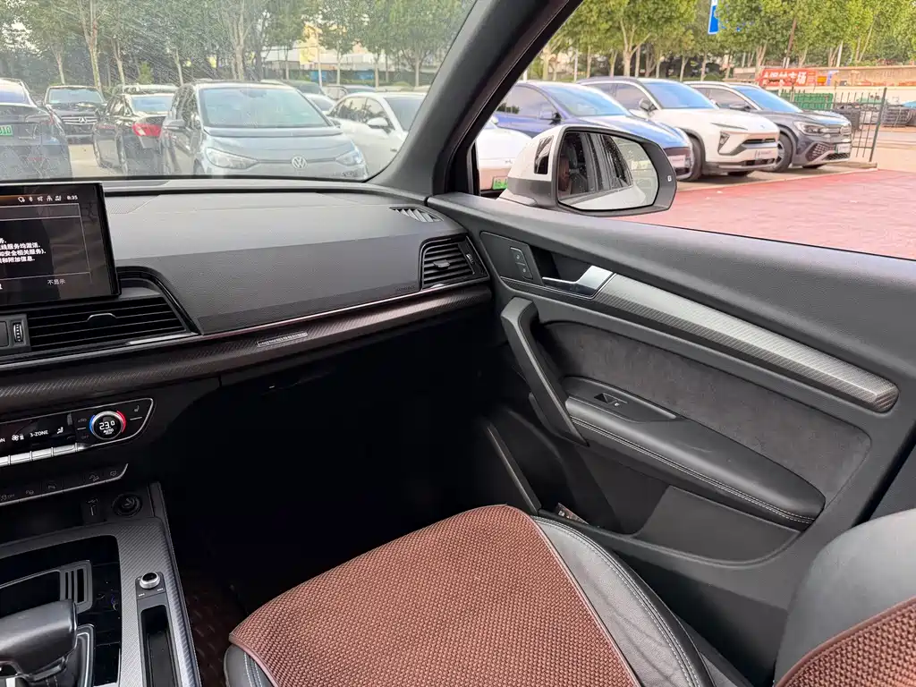 Audi Q5L Sportback 2021 — фото 10