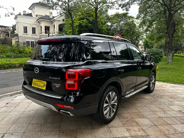 GAC Trumpchi GS8 2017