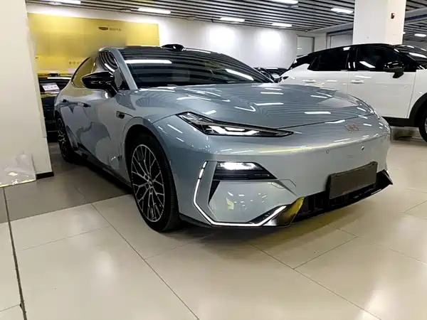 Geely Galaxy E8 2025