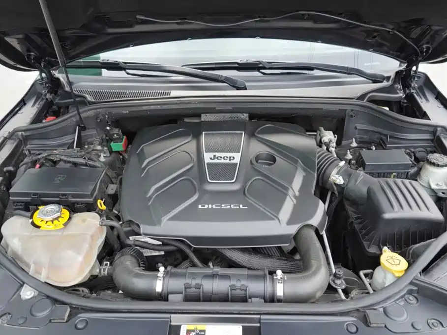 Jeep Grand Cherokee 2014 — фото 10