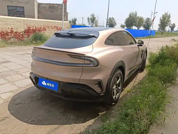 Xiaomi YU7 2025