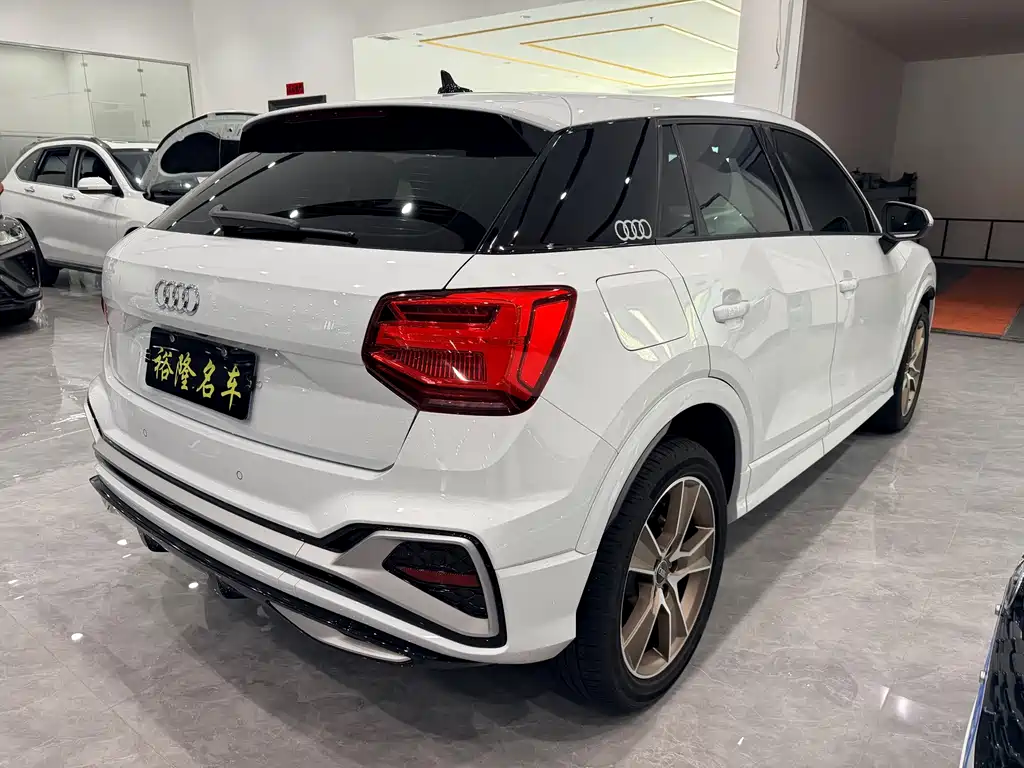 Audi Q2L 2022
