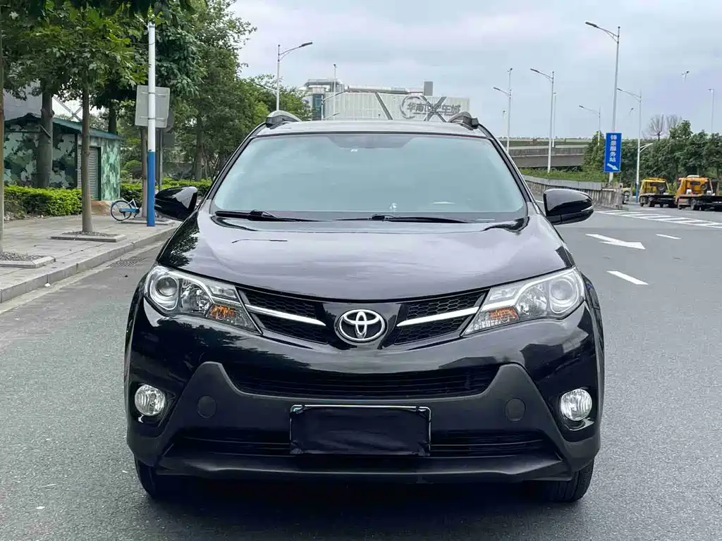 Toyota RAV4 2016 — фото 3