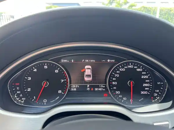 Audi A8 2014