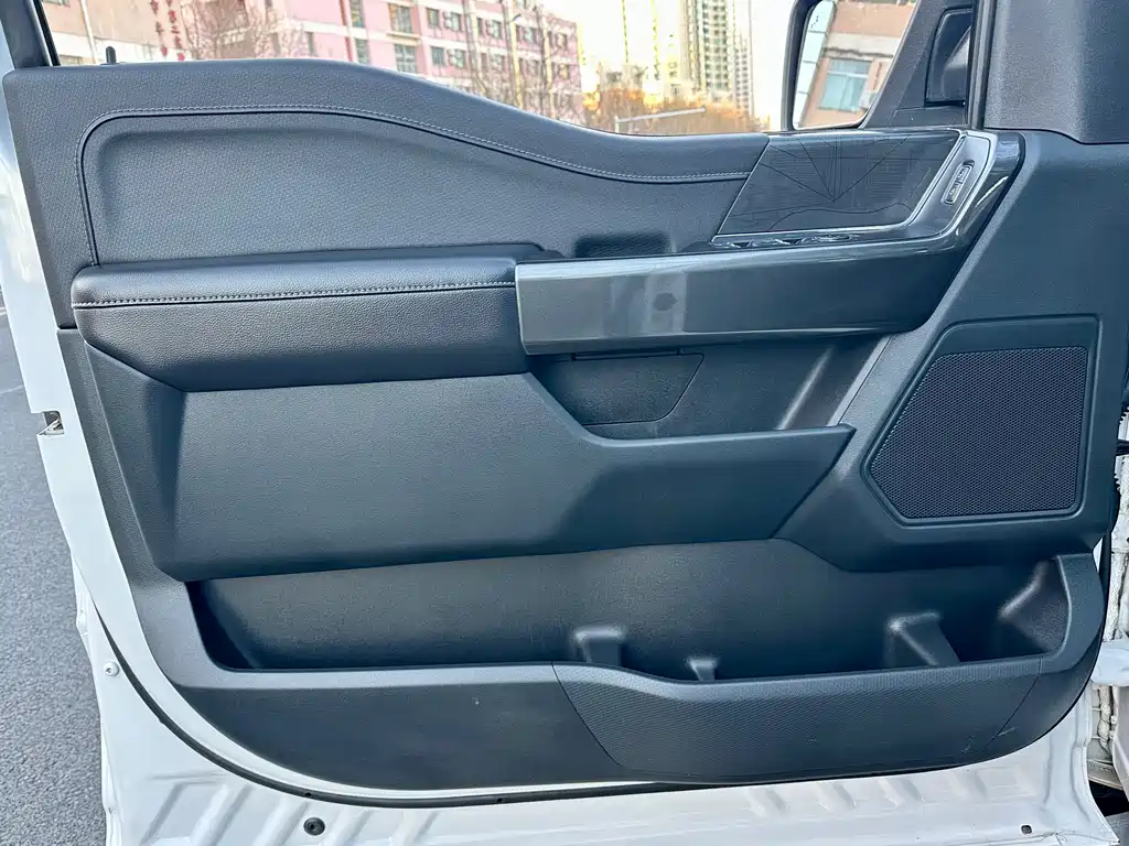 Ford F-150 Raptor 2023 — фото 11