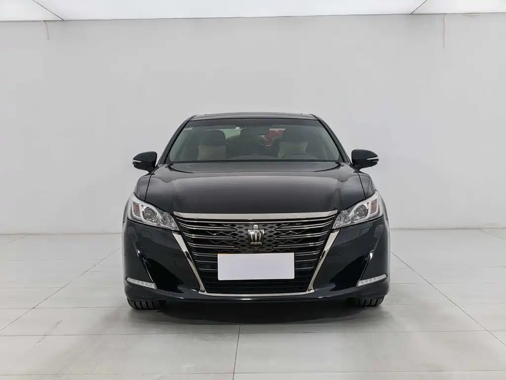 Toyota Crown 2018 — фото 2
