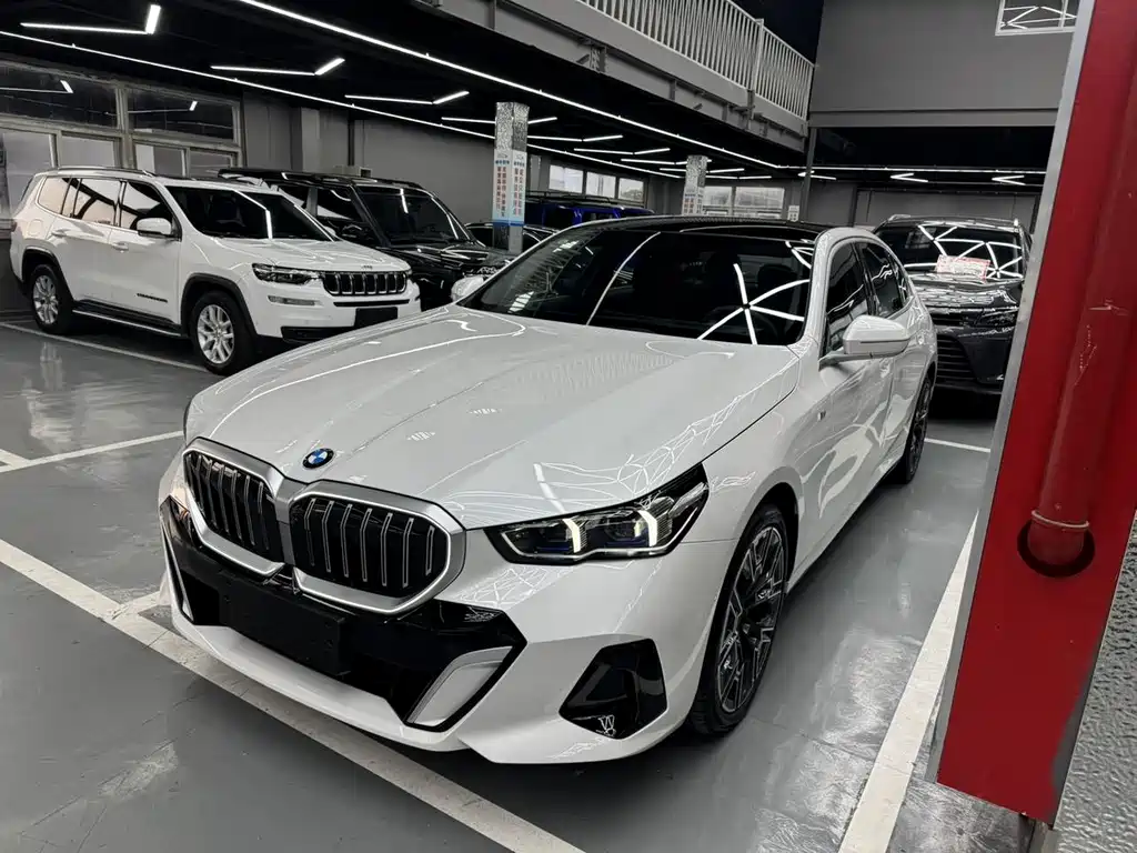 BMW 5 Series 2025
