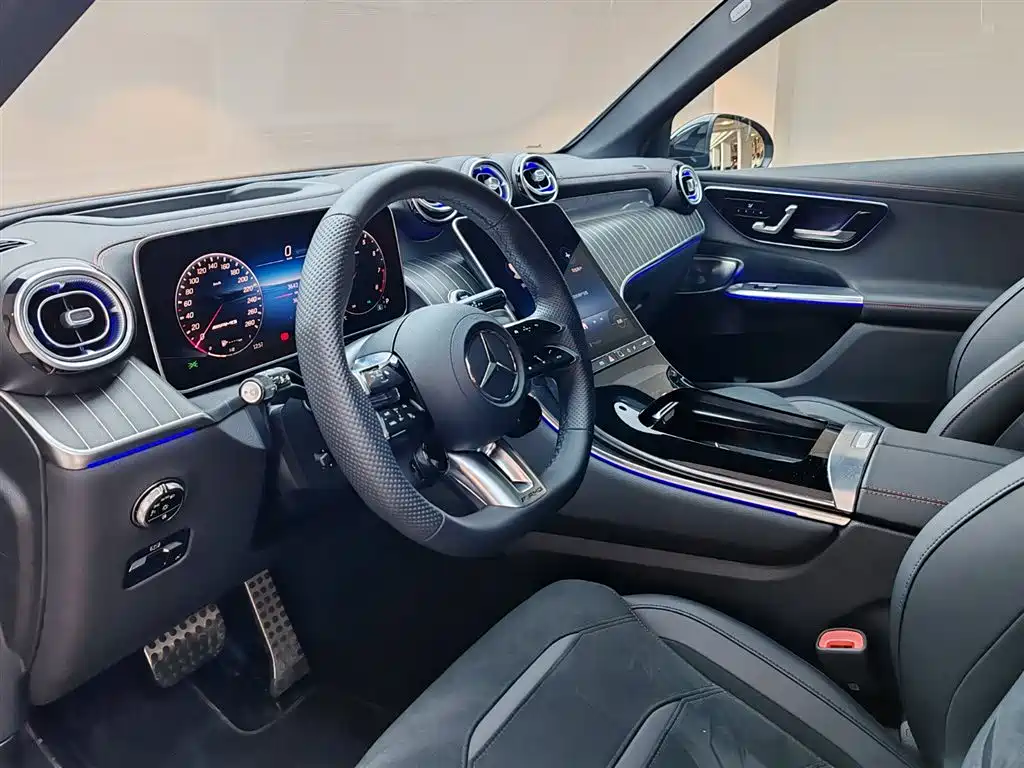 Mercedes-Benz GLC AMG 2025 — фото 16