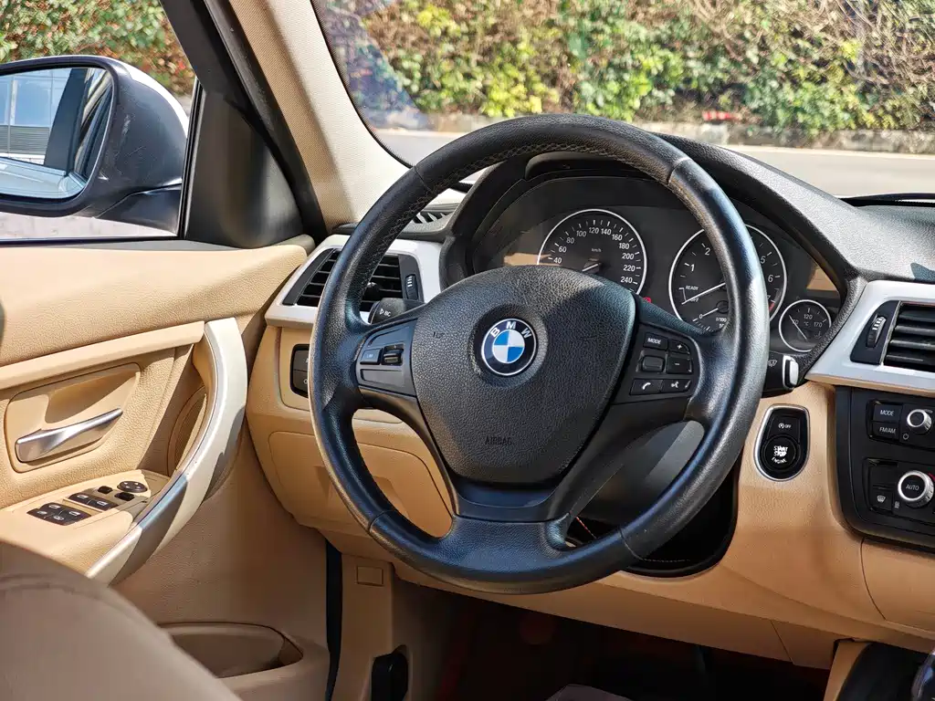 BMW 3 Series 2015 — фото 9