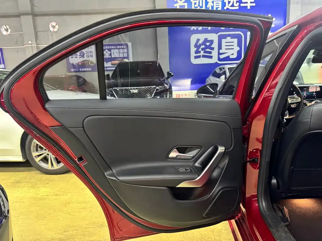 Mercedes-Benz A-Class 2022 — фото 11