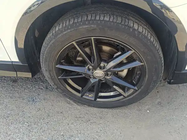 Audi Q2L 2019