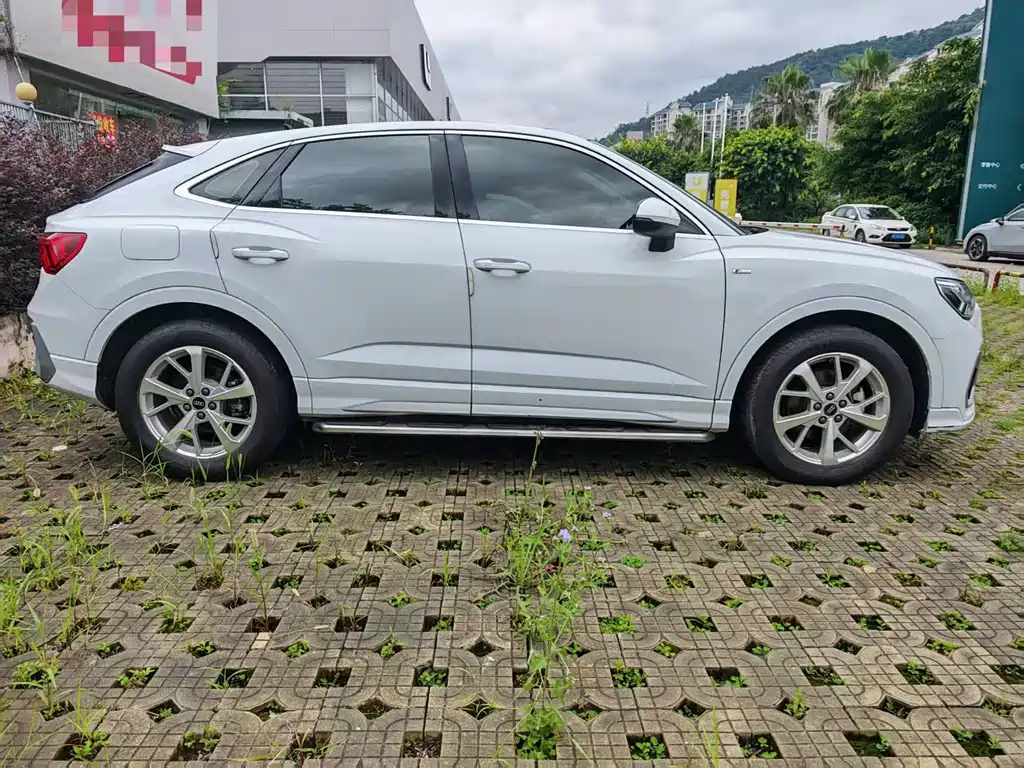 Audi Q3 Sportback 2022 — фото 8