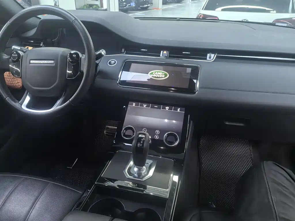 Land Rover Evoque 2021 — фото 4