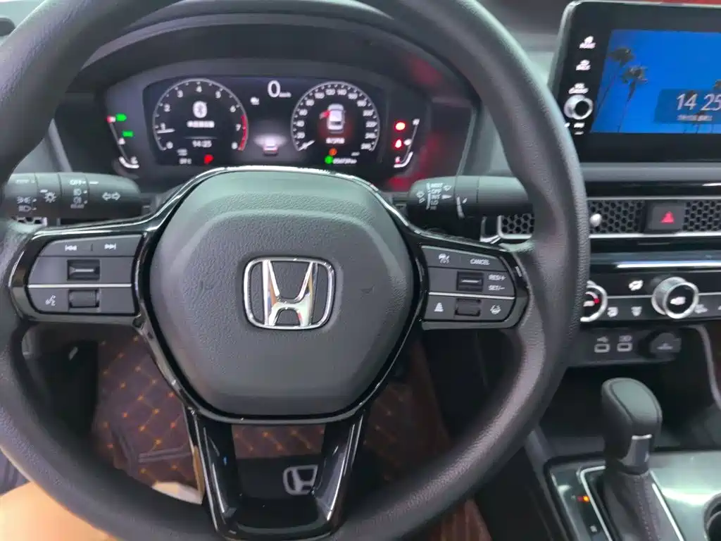 Honda Civic 2024 — фото 11