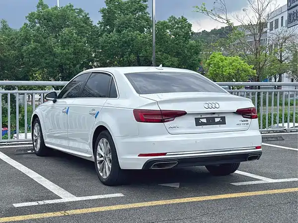 Audi A4L 2020