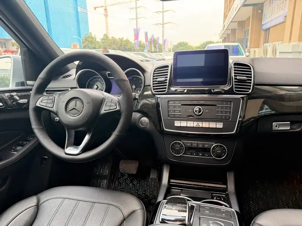 Mercedes-Benz GLE 2016 — фото 8