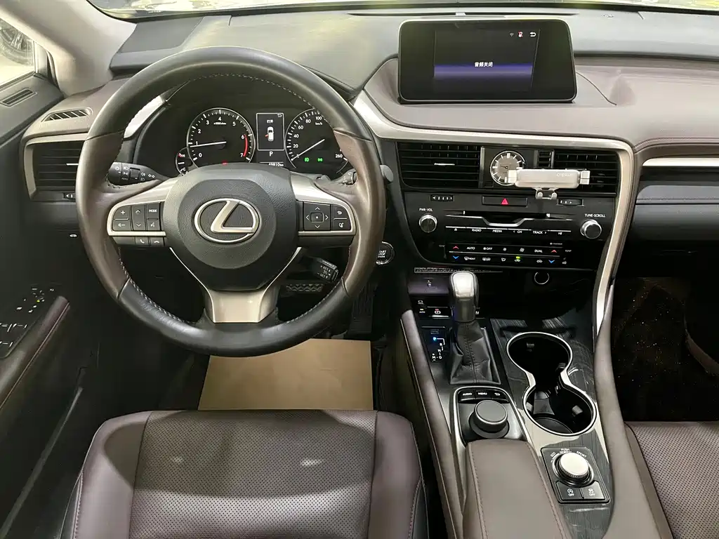 Lexus RX 2018 — фото 15
