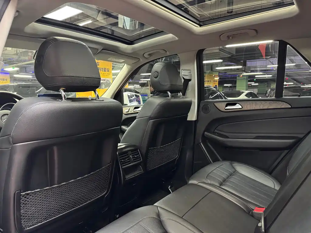 Mercedes-Benz GLE 2017 — фото 24