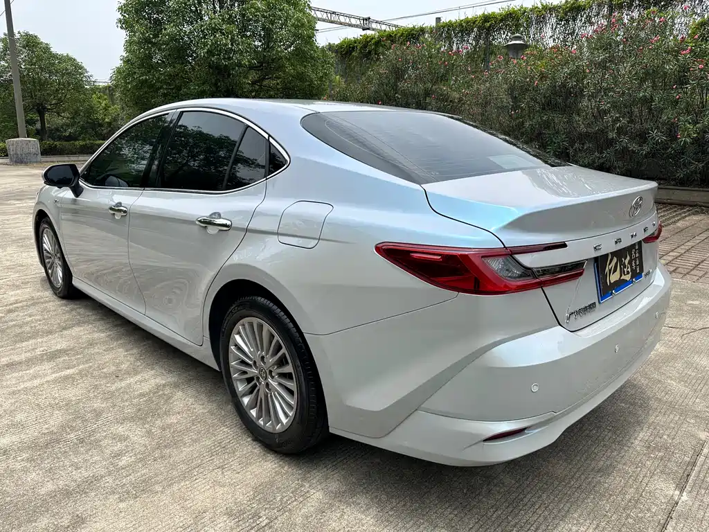 Toyota Camry 2024 — фото 13