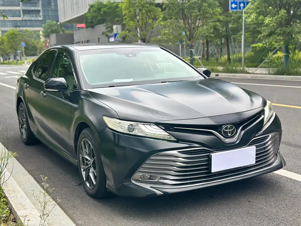 Toyota Camry 2018 — фото 3