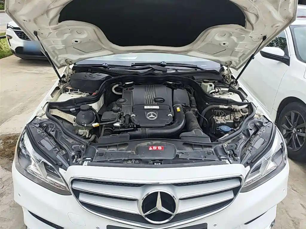Mercedes-Benz E-Class 2014 — фото 20
