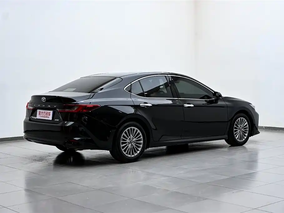 Toyota Camry 2024 — фото 7
