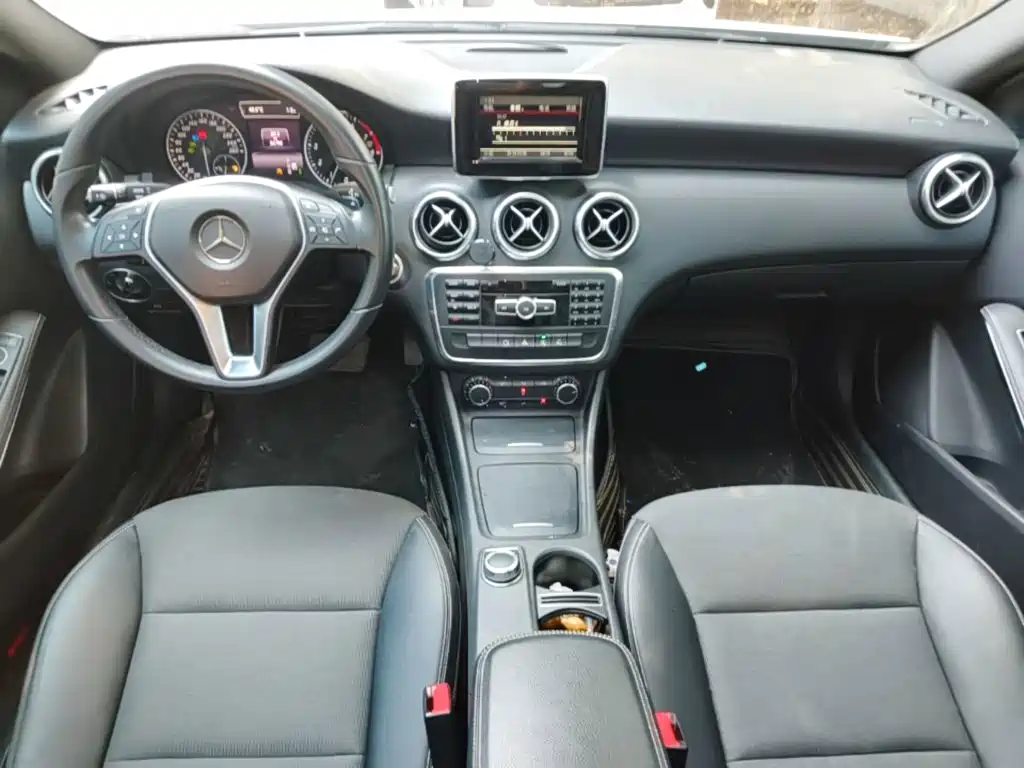 Mercedes-Benz A-Class 2015 — фото 10