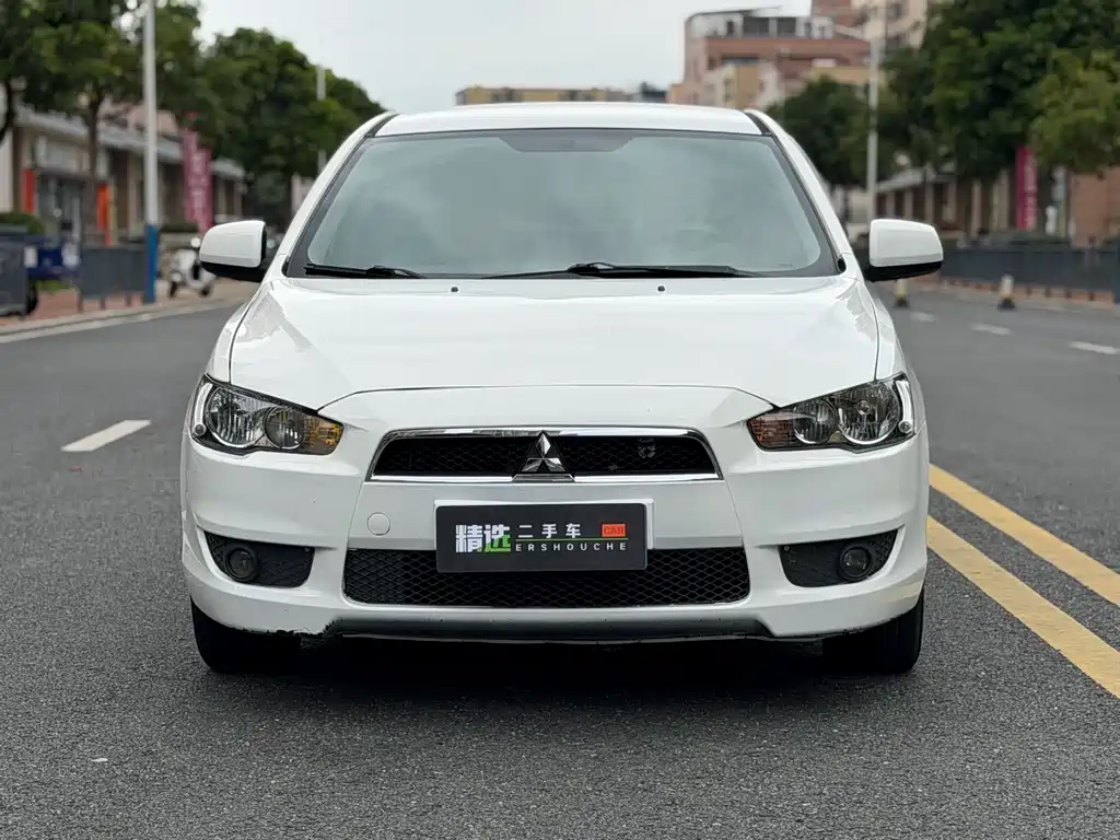 Mitsubishi Lancer EX 2011 — фото 2