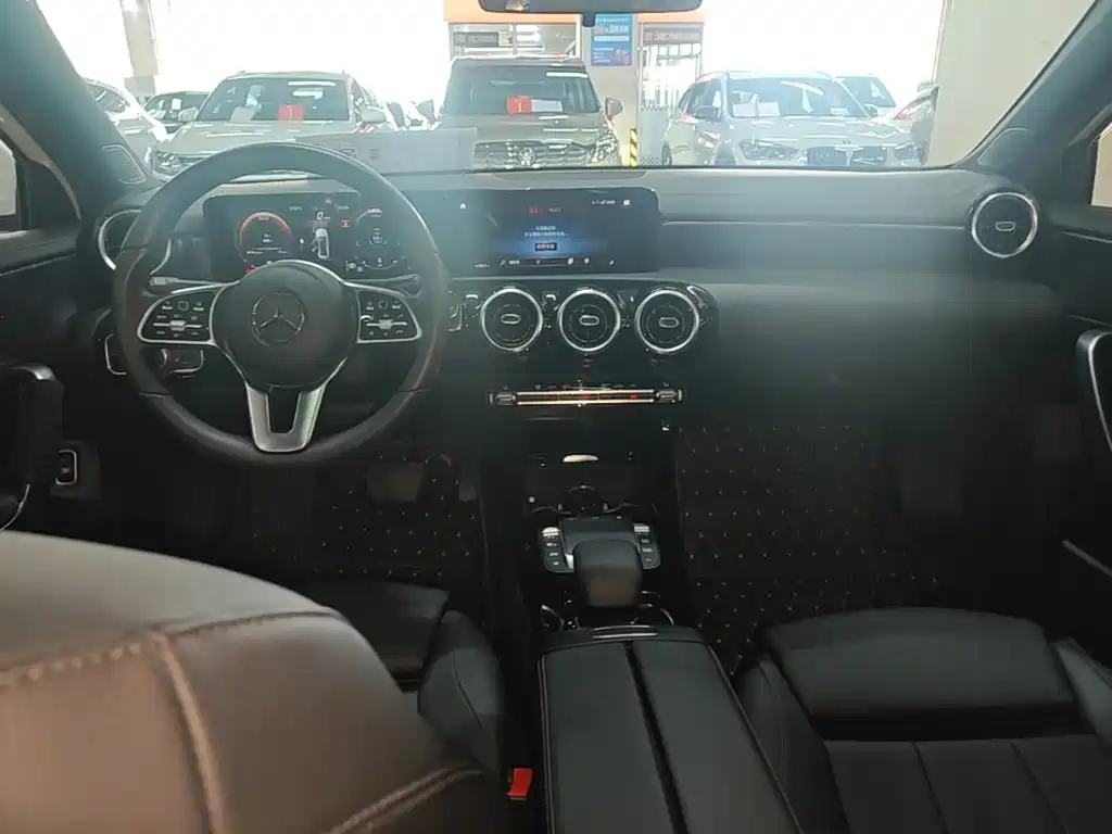 Mercedes-Benz A-Class 2021 — фото 10