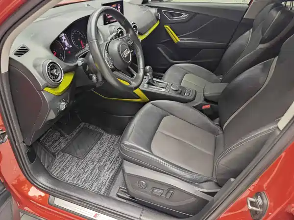 Audi Q2L 2019
