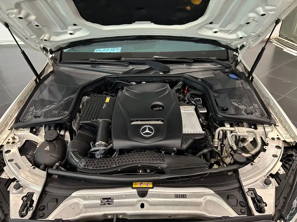 Mercedes-Benz C-Class 2017 — фото 17