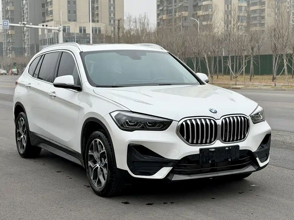 BMW X1 2022 — фото 3