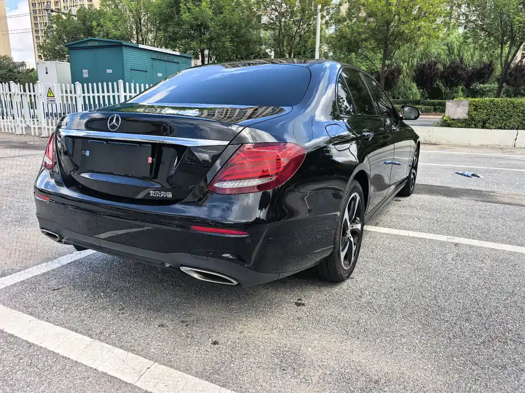 Mercedes-Benz E-Class 2017 — фото 11