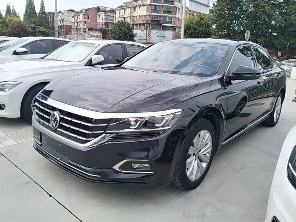 Volkswagen Passat 2019 — фото 1