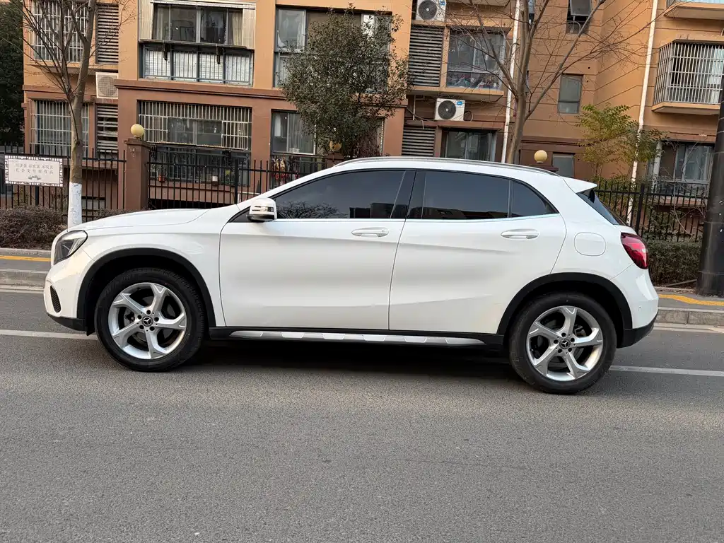 Mercedes-Benz GLA 2018 — фото 18